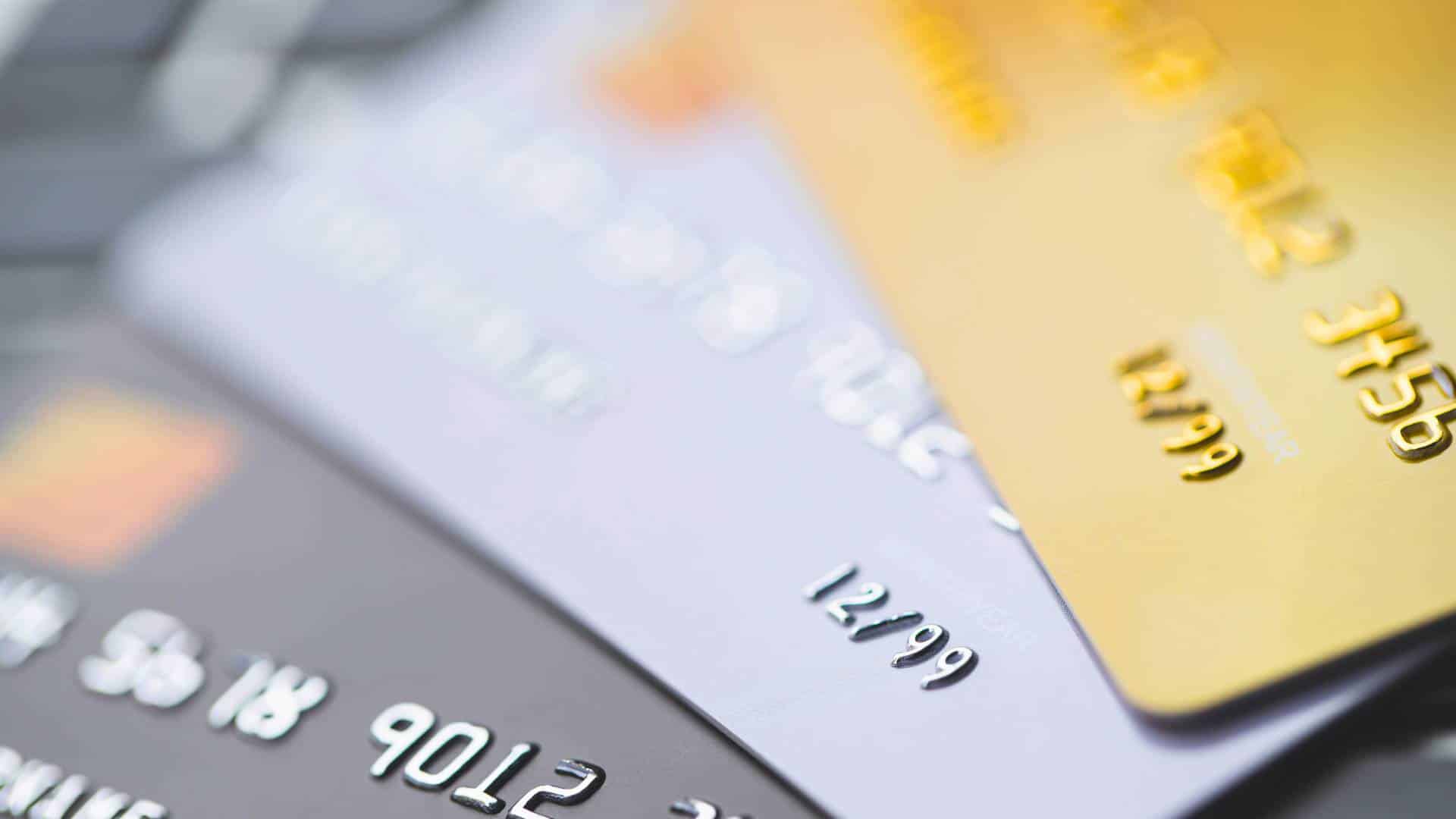 Photo montrant des cartes de crédit Mastercard